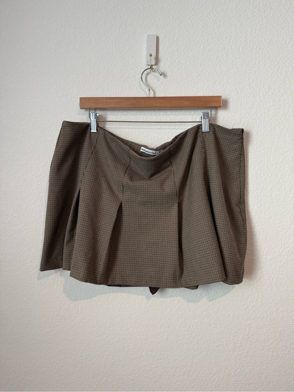 Abercrombie Brown Plaid Pleated Mini Skirt XL - Picture 2 of 6